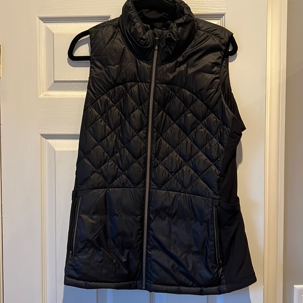 Lululemon black down for it all vest